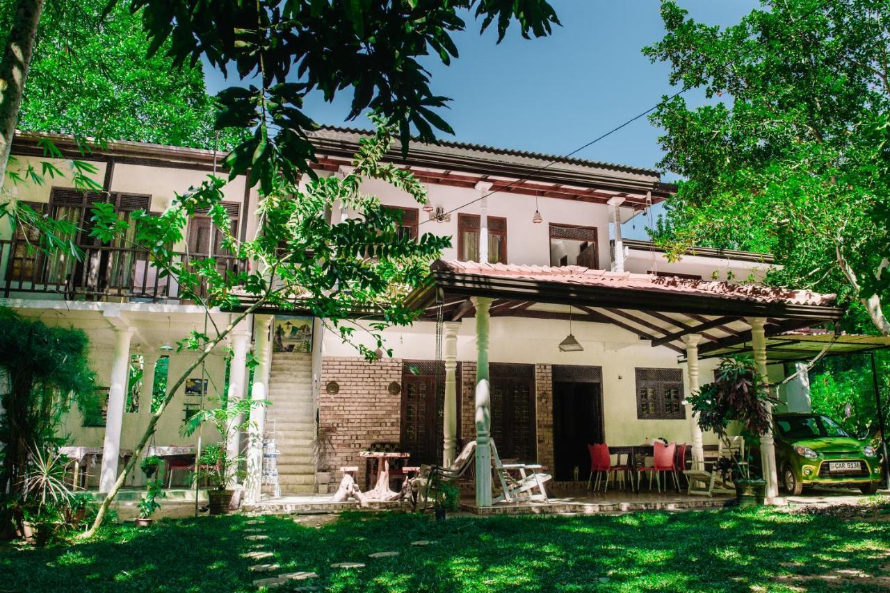 Kadolana Guest House Mirissa Ngoại thất bức ảnh