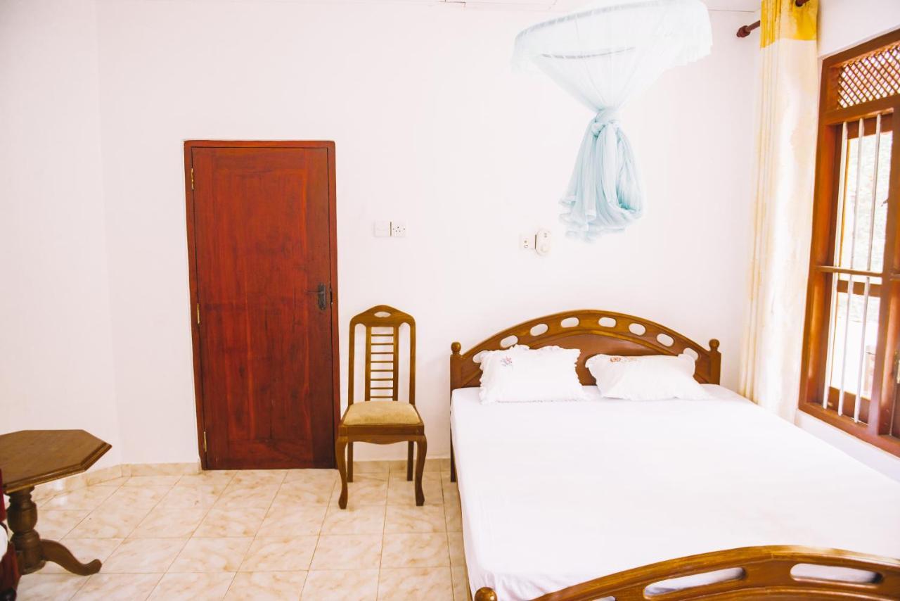 Kadolana Guest House Mirissa Ngoại thất bức ảnh