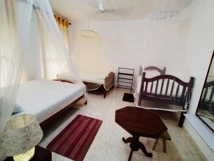 Kadolana Guest House Mirissa Ngoại thất bức ảnh